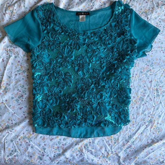 Heart 2 Heart Tops - Women's Vintage Teal Floral Appliqué Short Sleeve Blouse w/ Tie Ribbon